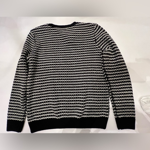 CHARTER CLUB BLACK & WHITE DESIGN SWEATER SIZE PETITE LARGE - Picture 5 of 8